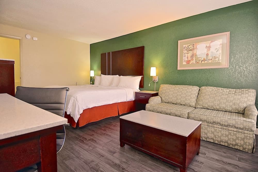 SureStay Hotel by Best Western Sarasota Lido Beach 3