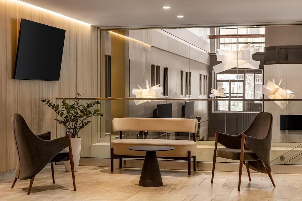 Best Western Plus City Centre/Centre-Ville 4
