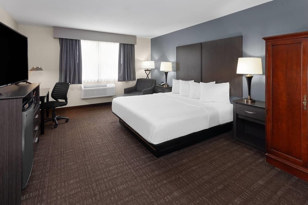 Baymont by Wyndham Chester IL 4