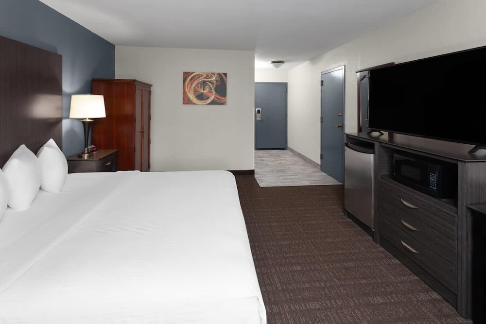 Baymont by Wyndham Chester IL 5