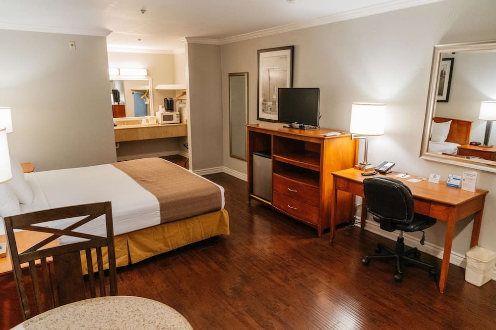Best Western Palm Garden Inn 4