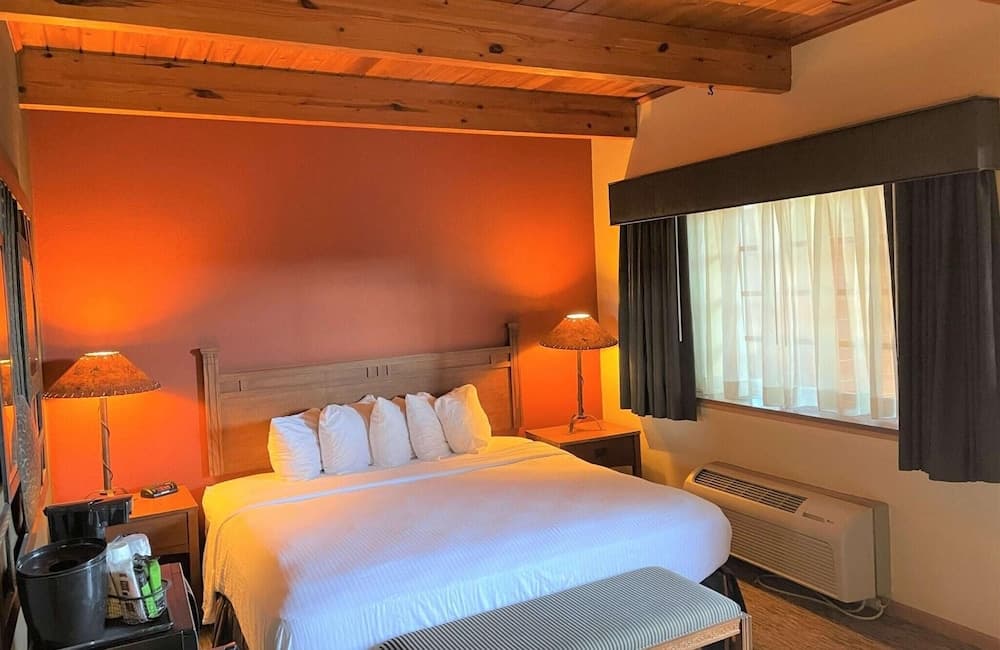 Crossroads Hotel and Event Center 2