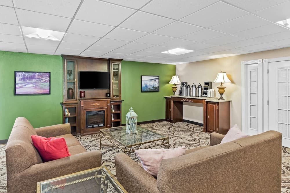 Rodeway Inn 2