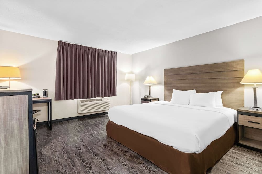 SureStay Hotel by Best Western Albuquerque Midtown 4