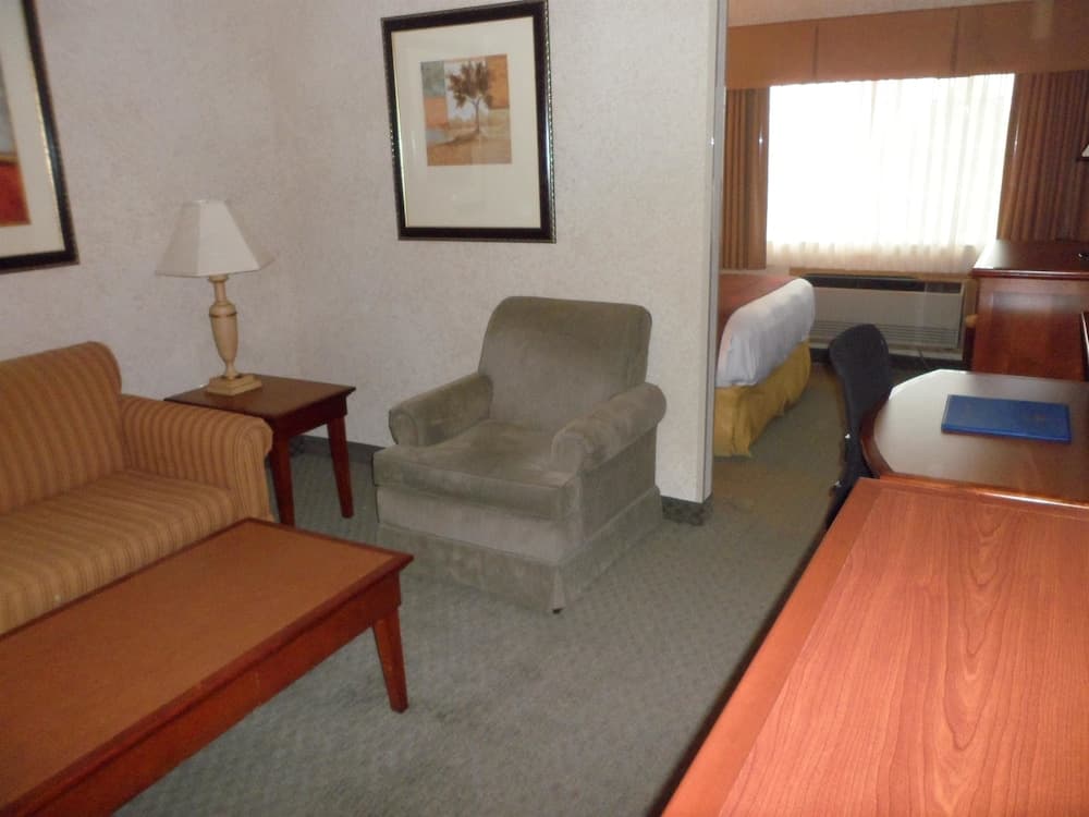Best Western Plus Rama Inn 4
