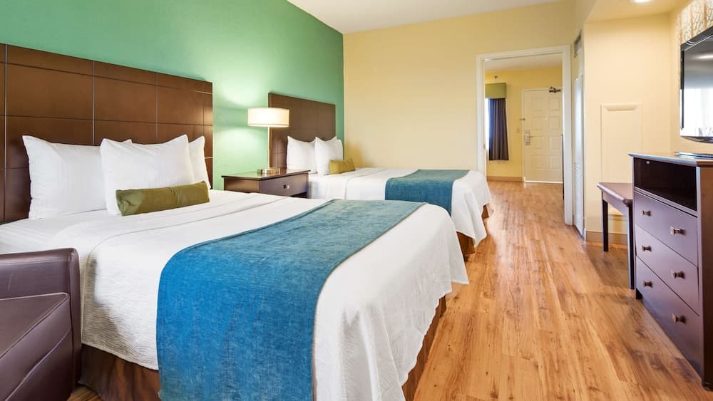 Best Western Plus Deerfield Beach Hotel & Suites 4