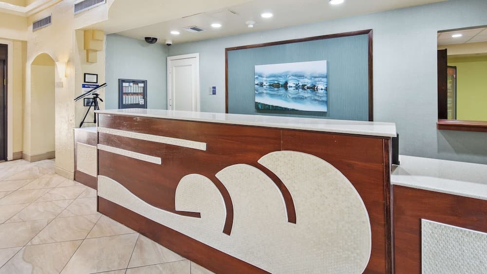 Best Western Plus Deerfield Beach Hotel & Suites 2