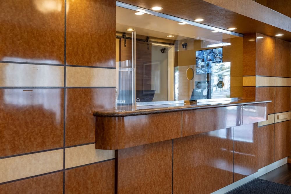 Best Western Plus South Bay Hotel 4