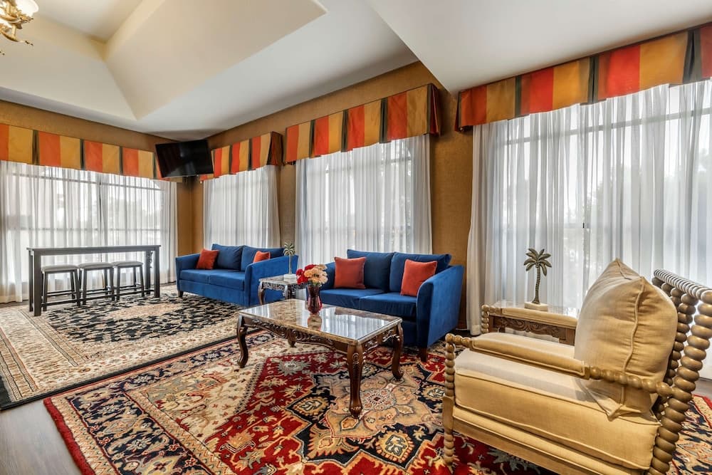 Best Western Plus South Bay Hotel 2