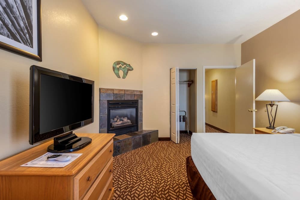 Best Western Turquoise Inn & Suites 4