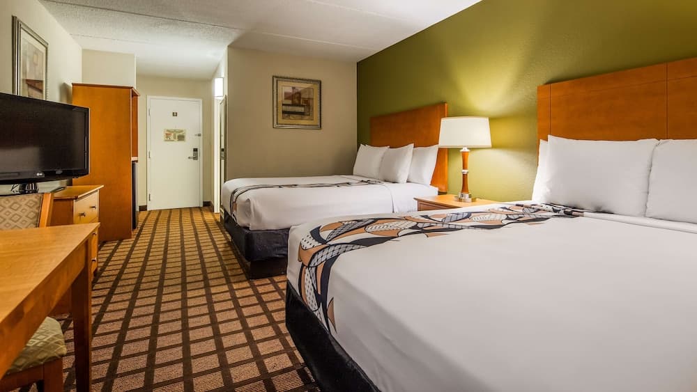 Best Western Plus Chicago Hillside 3