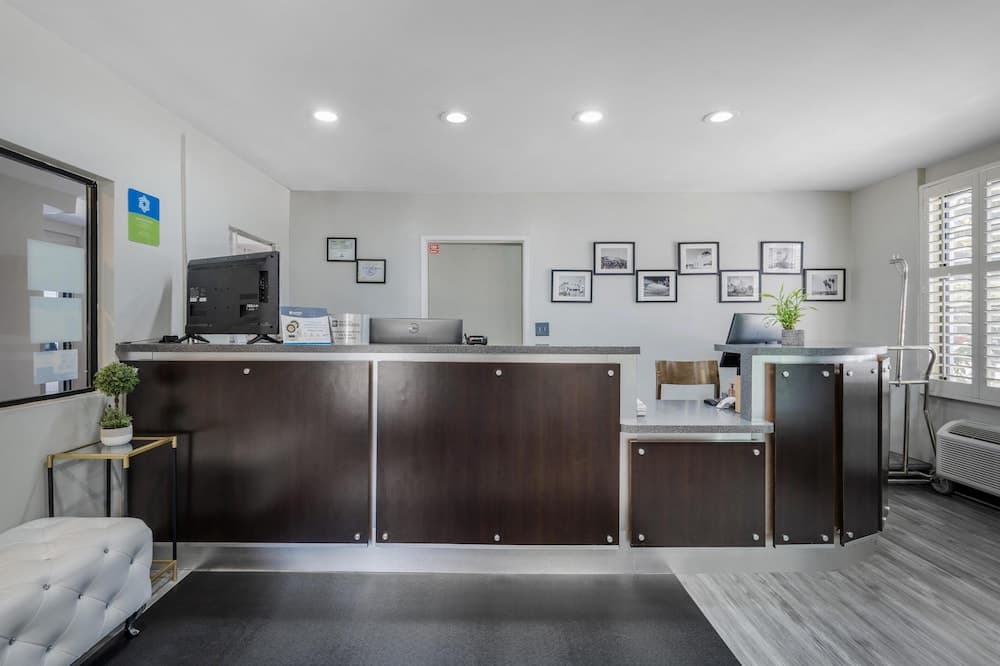 SureStay Hotel by Best Western Beverly Hills West LA 2