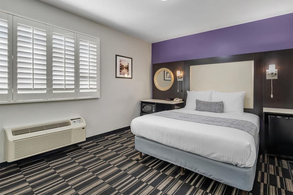 SureStay Hotel by Best Western Beverly Hills West LA 3