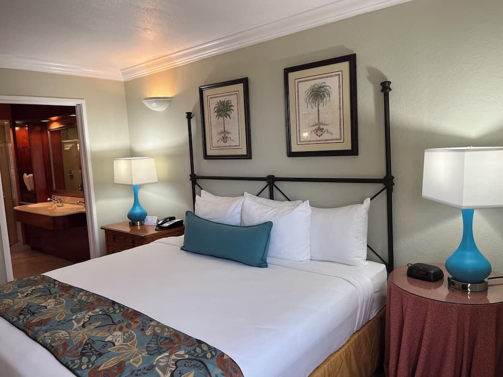 Palm Beach Shores Resort and Vacation Villas 4