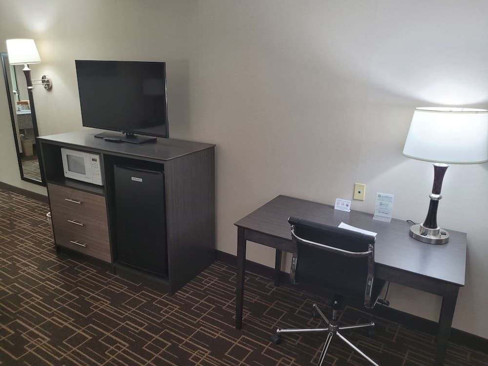 Best Western Airport Inn 4
