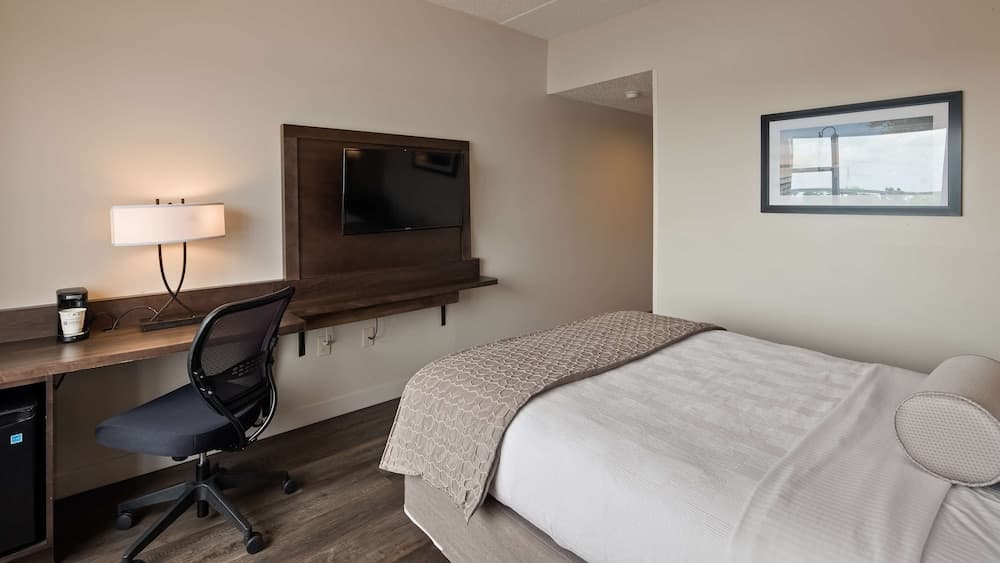 Best Western Plus Coastline Inn 4
