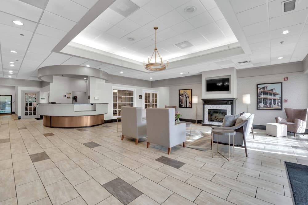 Best Western Plus The Charles Hotel 2