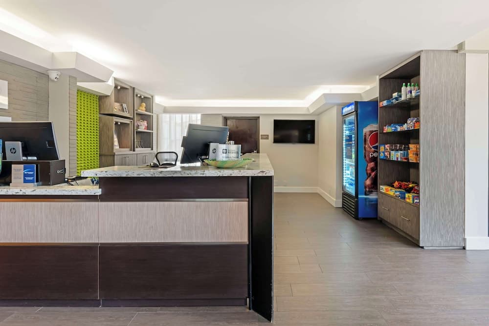 Best Western Plus Austin Central 4