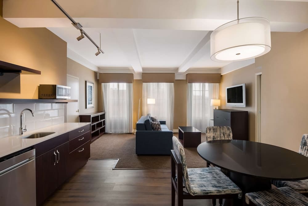 Best Western Syracuse Downtown Hotel and Suites 4