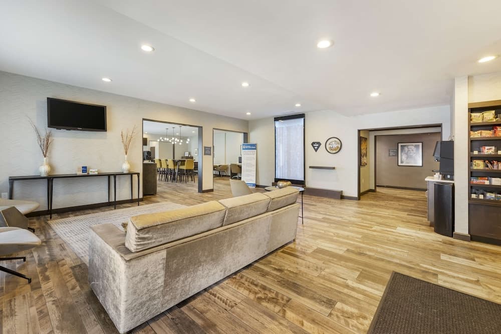 Best Western Plus Nashville Airport Hotel 2