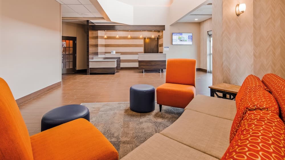 Days Inn by Wyndham Airdrie 3