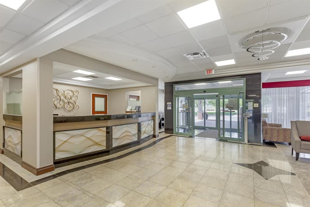 Best Western Plus Travel Hotel Toronto Airport 4