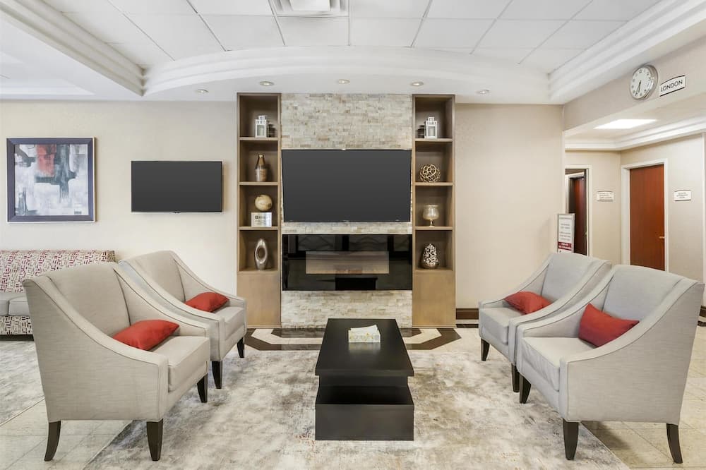 Best Western Plus Travel Hotel Toronto Airport 2
