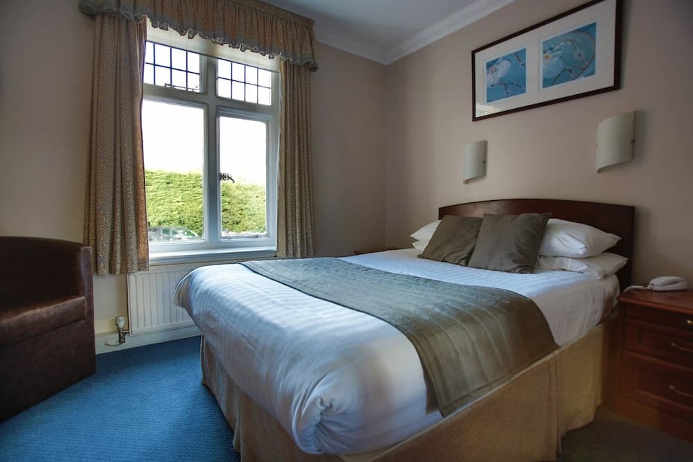The Oaklands Hotel 3