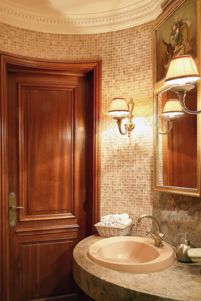 Best Western Premier Trocadero La Tour 5