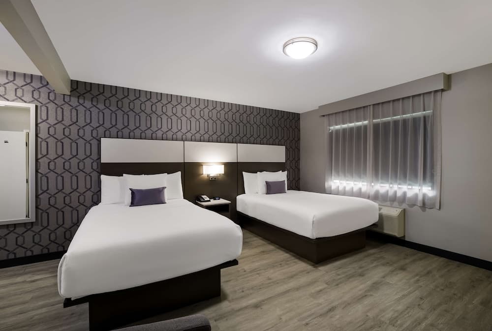 Sunset West Hotel, SureStay Collection by Best Western 5
