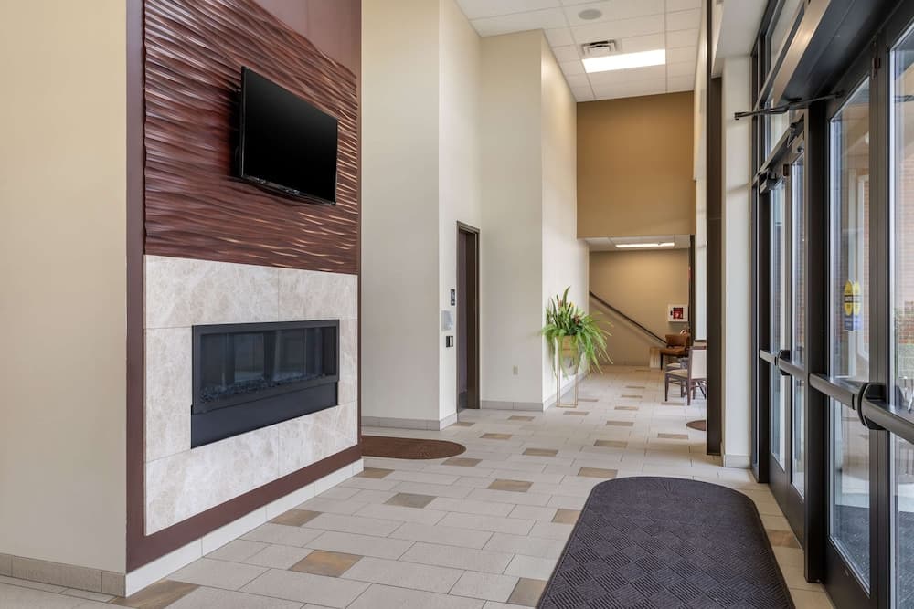 Best Western Premier Boulder Falls Inn 4
