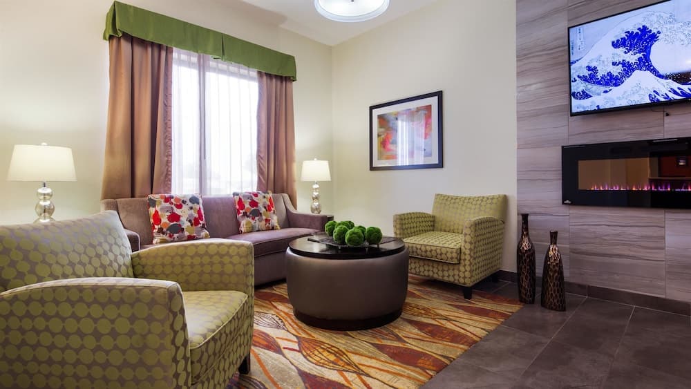 Best Western Plus Fairview Inn & Suites 2