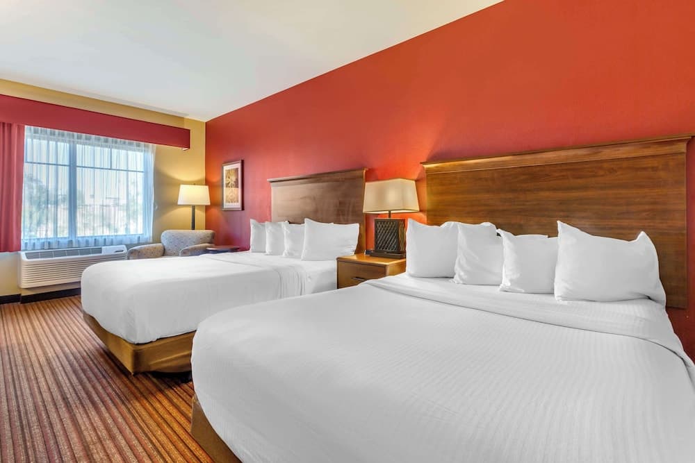 Best Western Plus Chandler Hotel & Suites 4