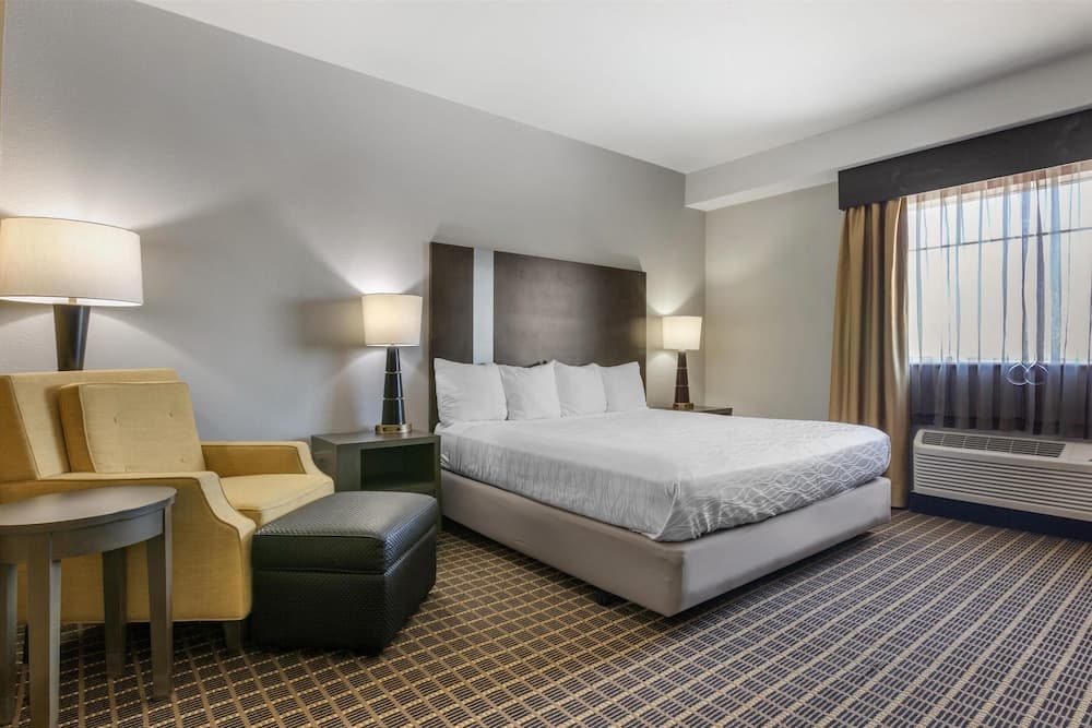 Best Western Plus Lampasas Inn & Suites 4