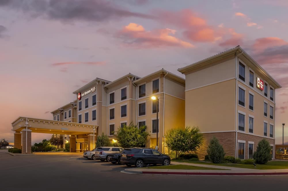 Best Western Plus Hudson Hotel & Suites