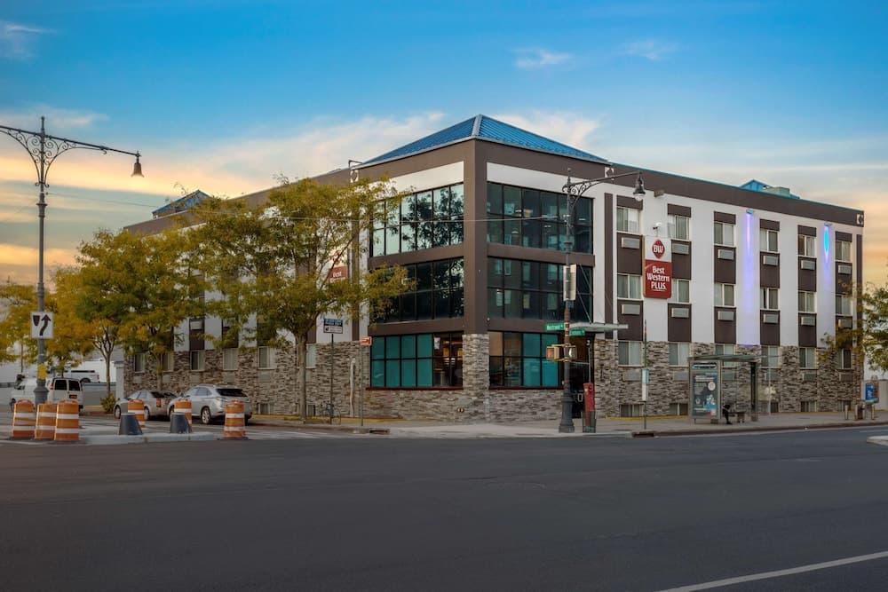 Best Western Plus Brooklyn Bay Hotel