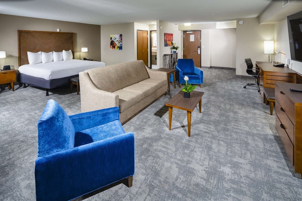Best Western Plus Henderson Hotel 4
