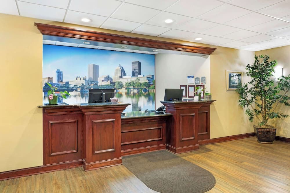 Best Western Plus Victor Inn & Suites 5