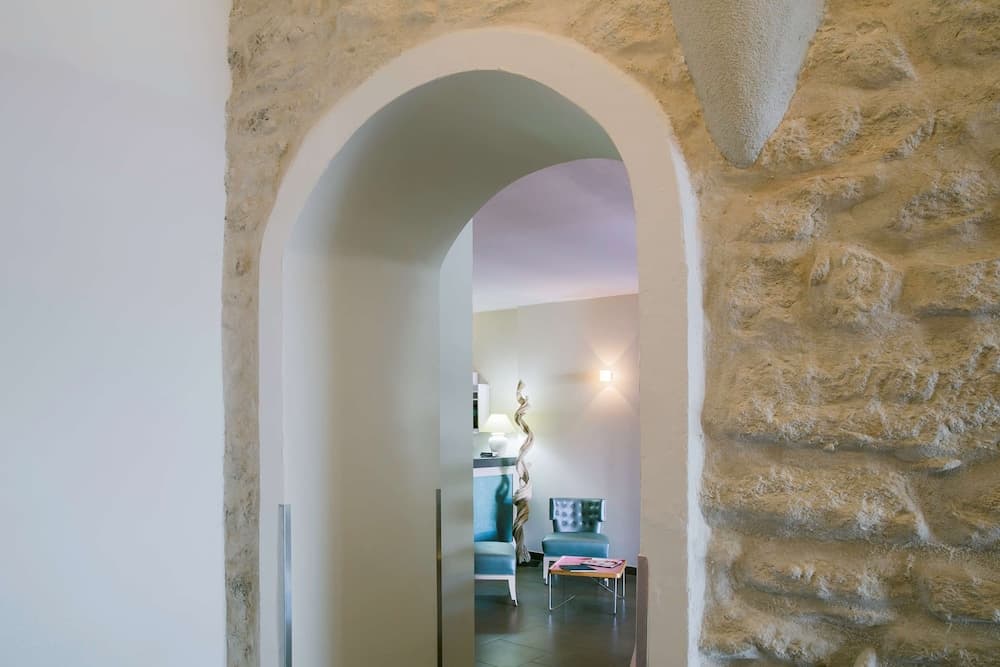 Best Western Hotel Du Roy D'aragon 3