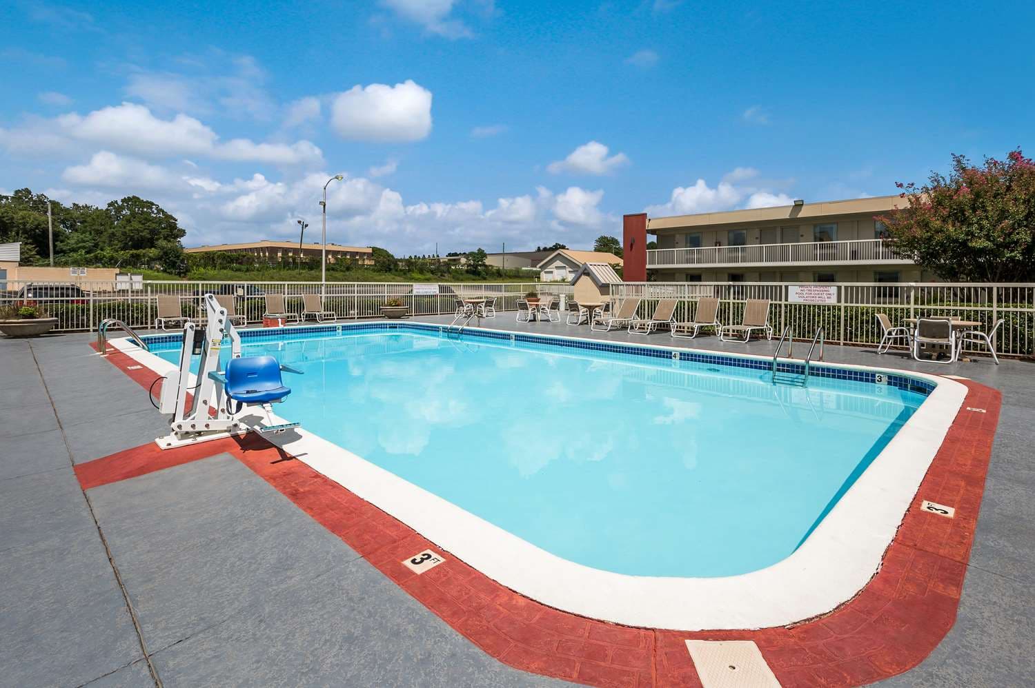 Best Western University Inn 2