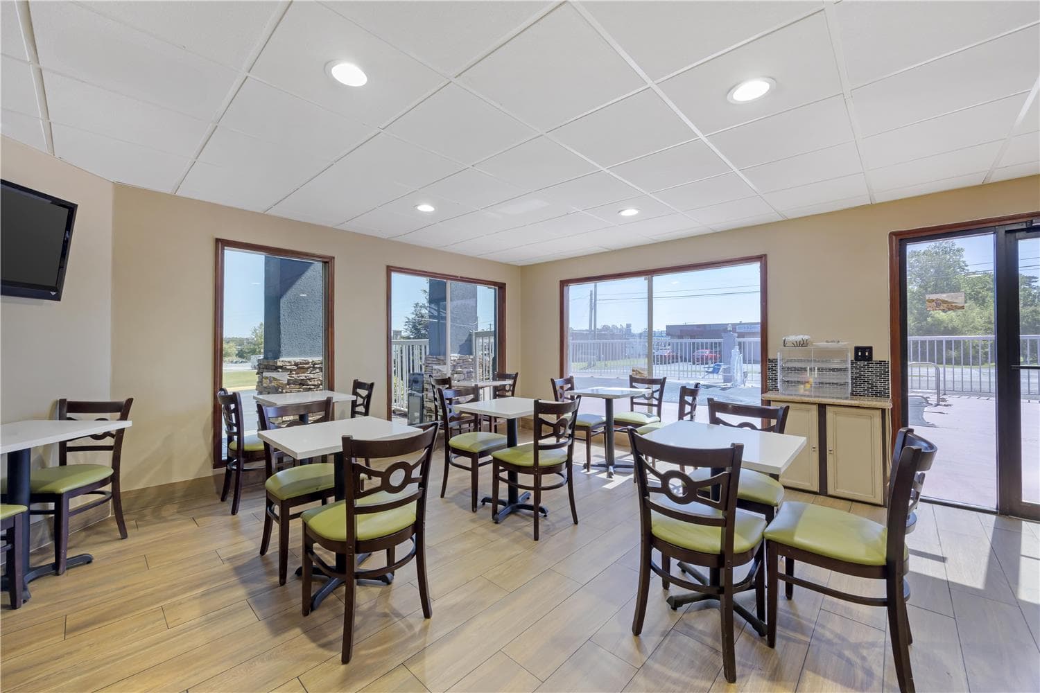 Best Western Fairwinds Inn 5