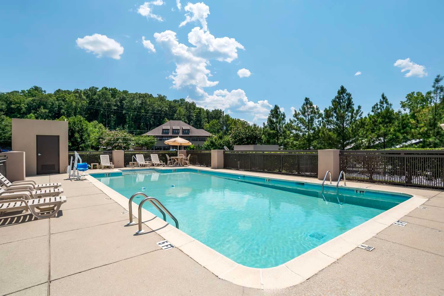 Best Western Plus Oak Mountain Inn 2