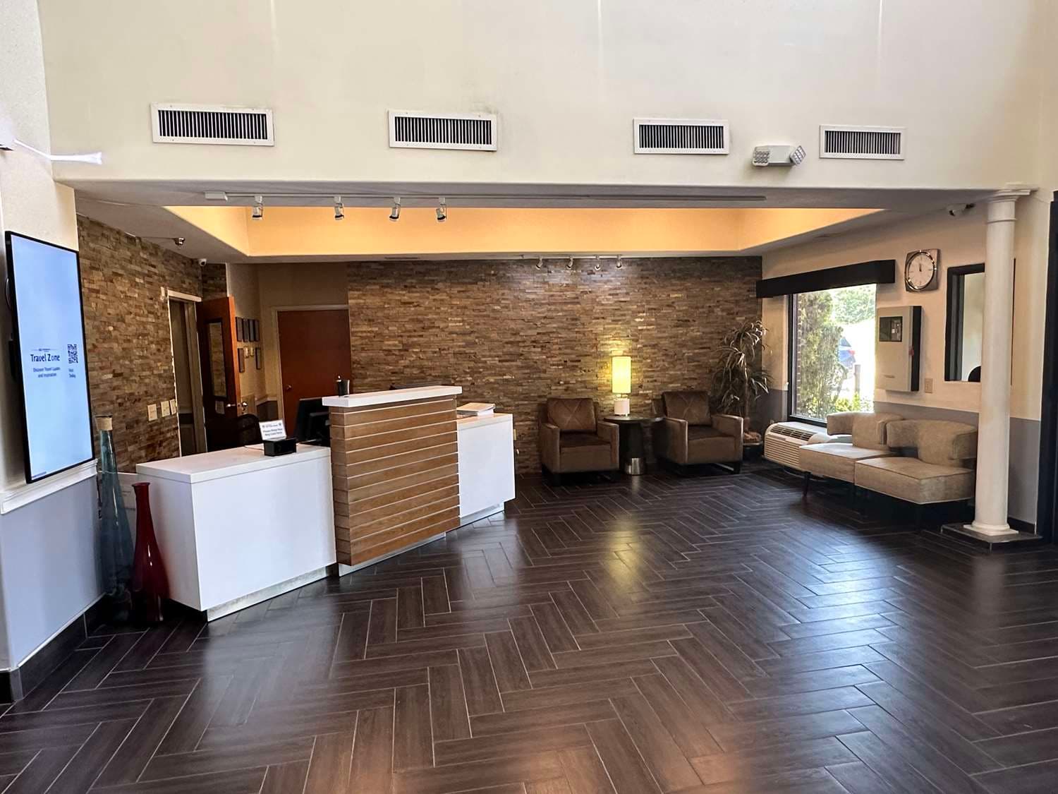 Best Western Plus Bass Hotel & Suites 5