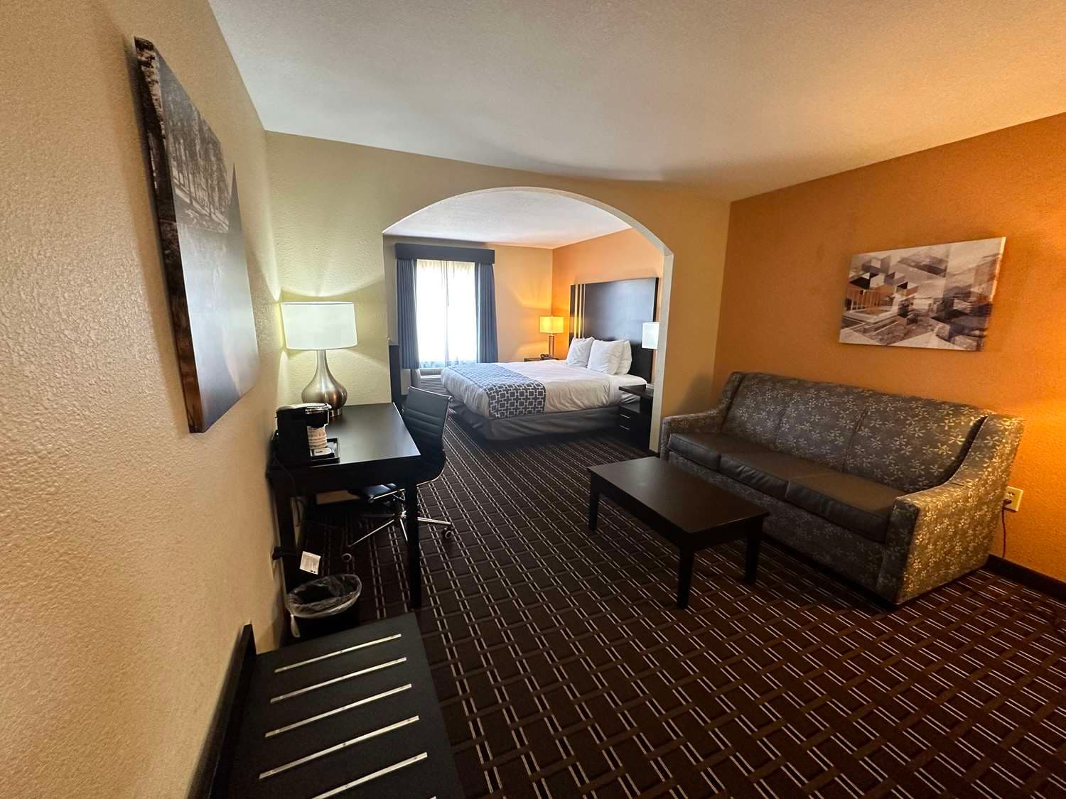 Best Western Plus Bass Hotel & Suites 3