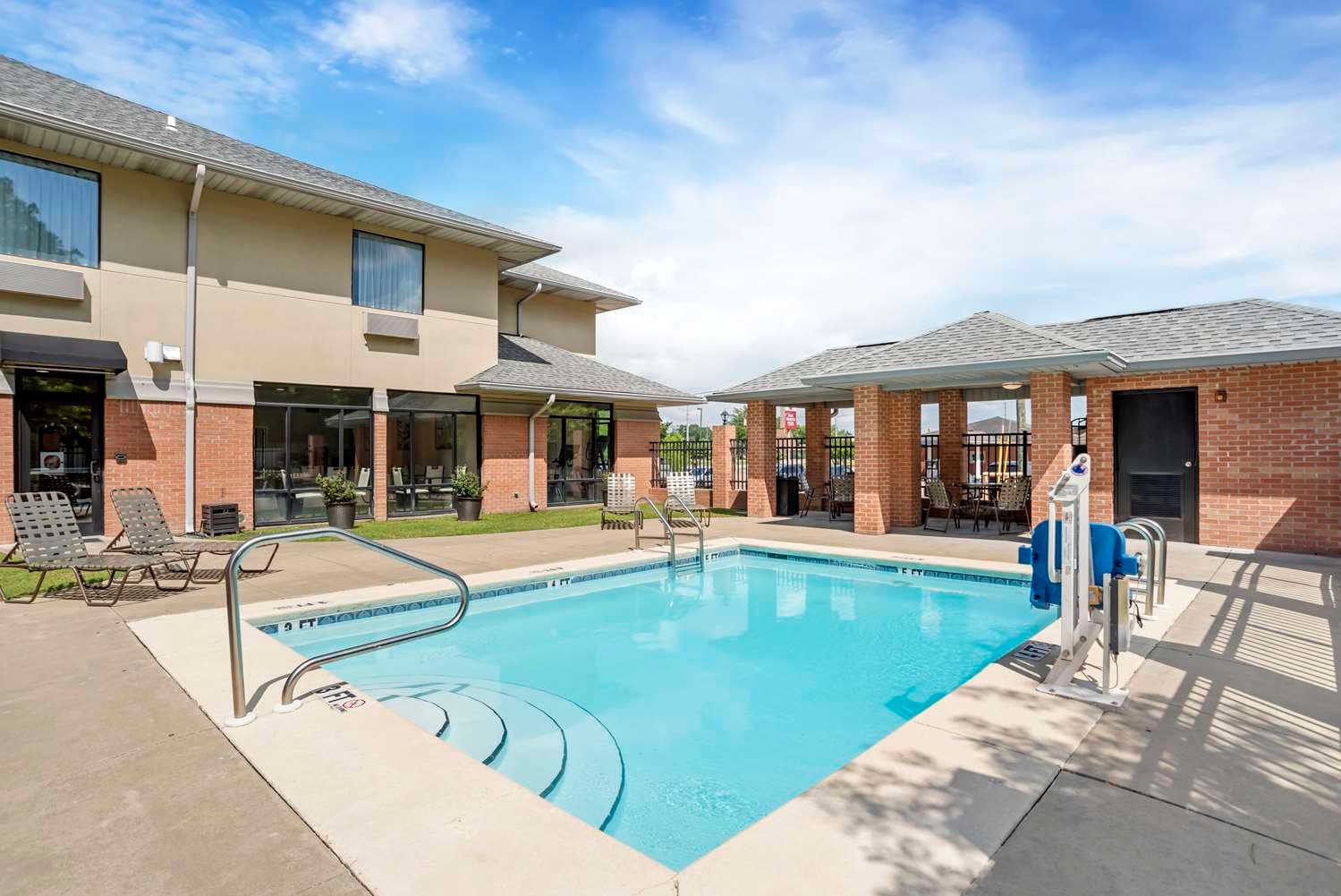 Best Western Plus Two Rivers Hotel & Suites 3