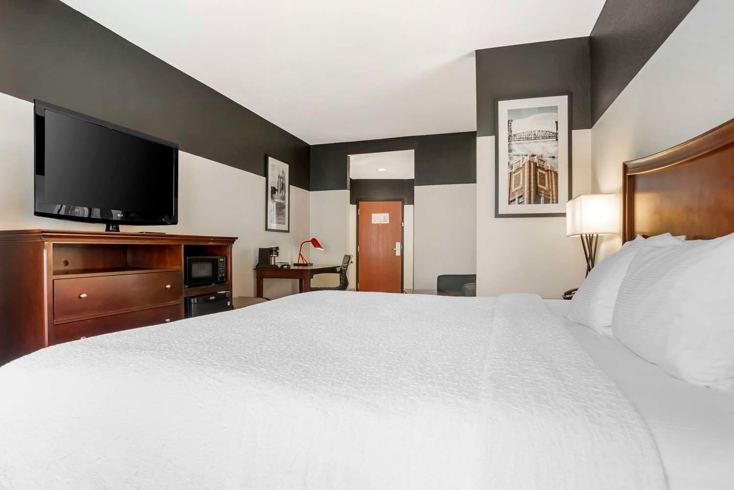 Best Western Plus Daphne Inn & Suites 5
