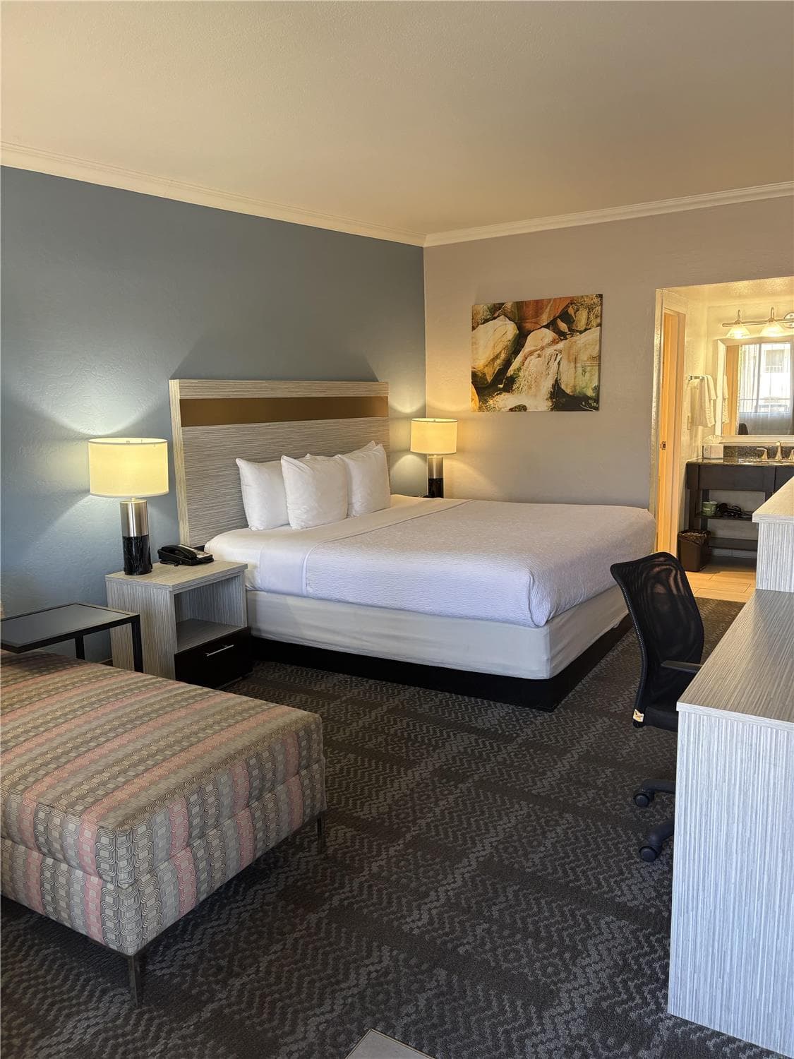 SureStay InnSuites Phoenix Hotel & Suites by Best Western 2