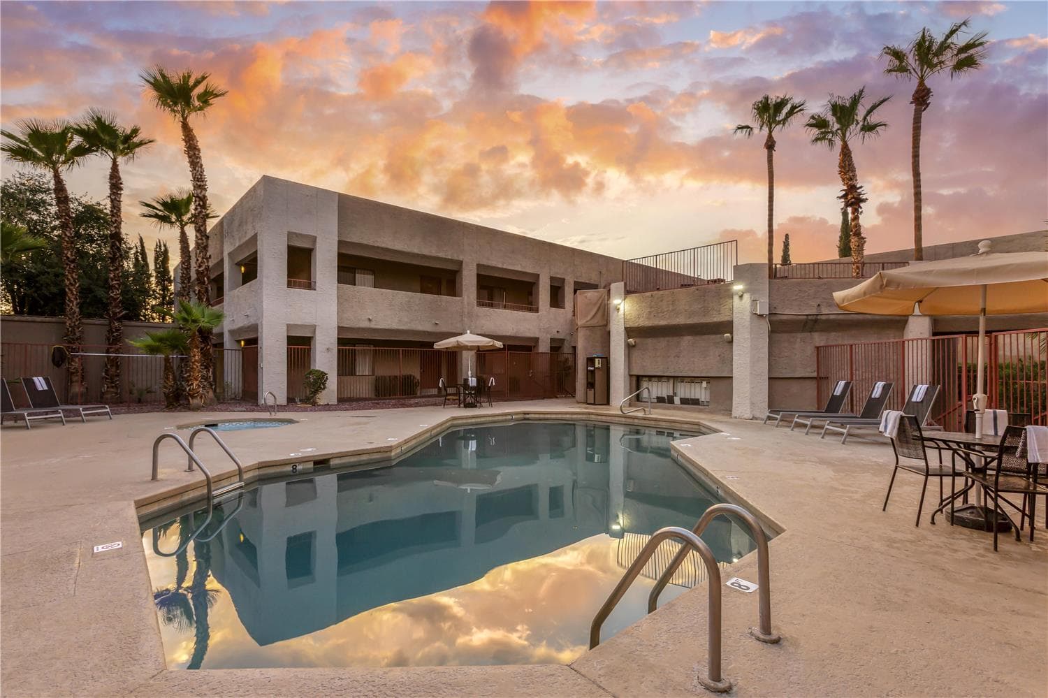 Best Western InnSuites Tucson Foothills Hotel & Suites 5