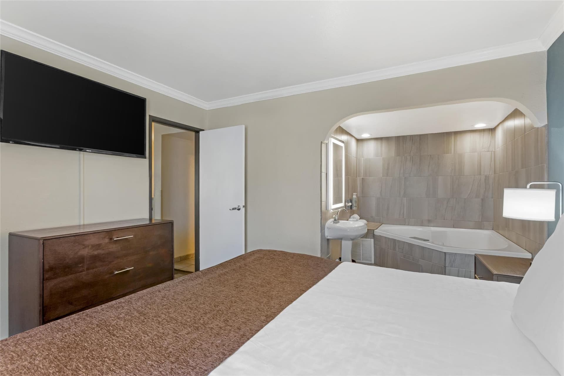Best Western InnSuites Tucson Foothills Hotel & Suites 3