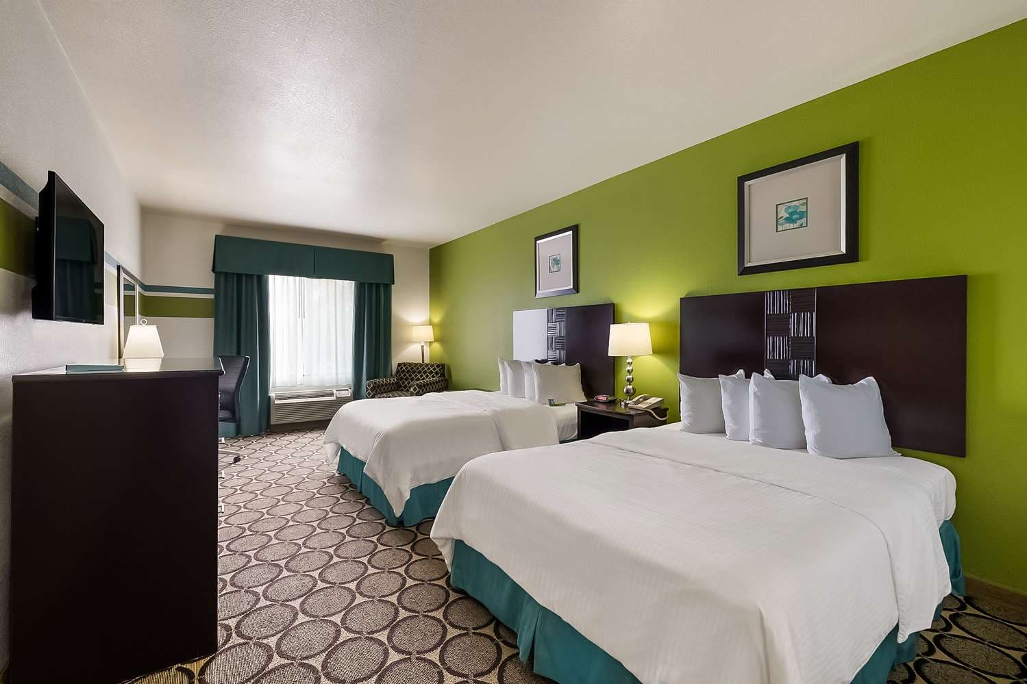 Best Western Douglas Inn & Suites 4